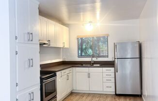 2 beds, 1 bath, $2,695, Unit 3