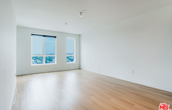 1 bed, 1 bath, 787 sqft, $4,195, Unit 728