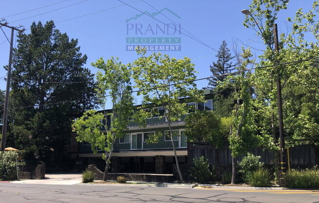 1562 SIR FRANCIS DRAKE BLVD