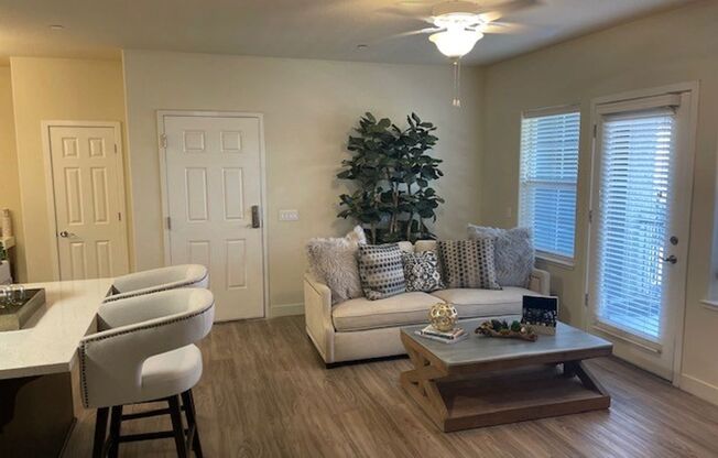 2 beds, 2 baths, 1,033 sqft, $2,345