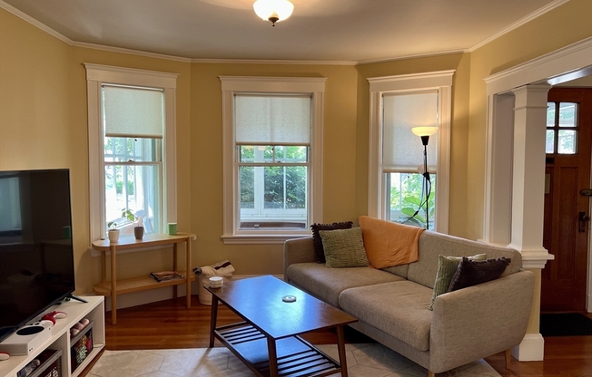 52 MT VERNON ST