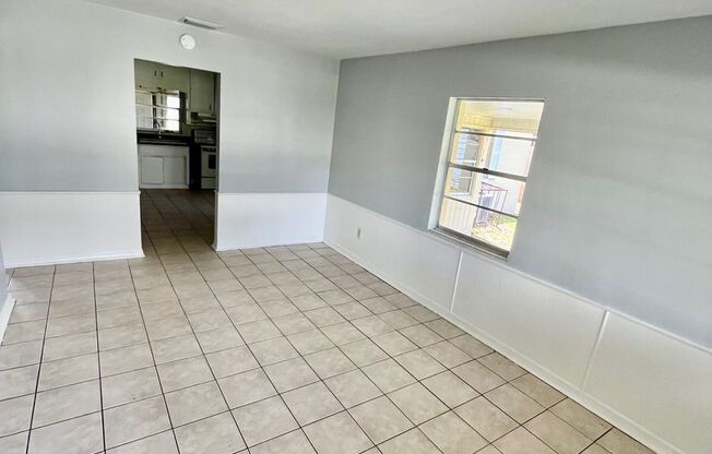 HUGE Lakeland 3BR/1BA w/Carport in Nice Residential Neighborhood!