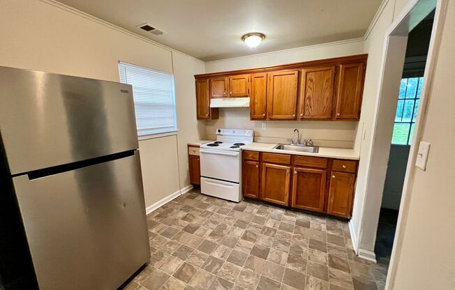Newly refreshed 2bdr/1bdt house in Kansas City, KS