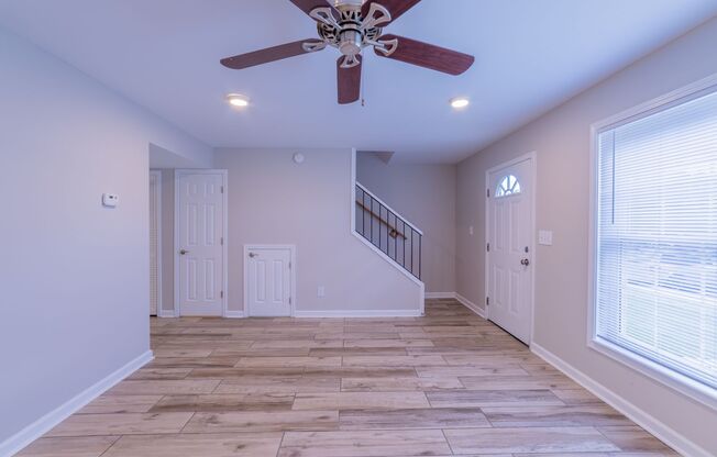 3 beds, 1.5 baths, 1,075 sqft, $1,650, Unit 723HCI