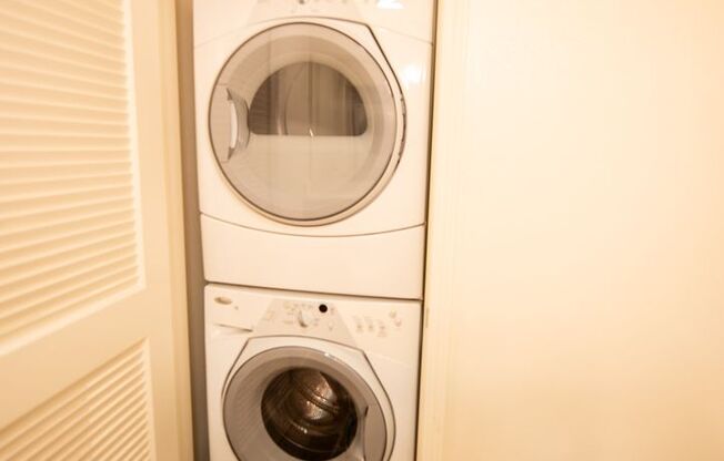 1 bed, 1 bath, $2,850, Unit #125