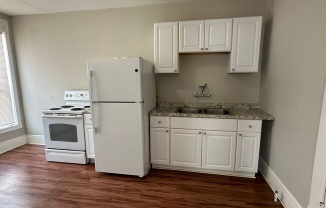 1 bed, 1 bath, 600 sqft, $650, Unit 2