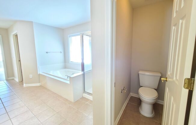 5 beds, 3 baths, $2,695