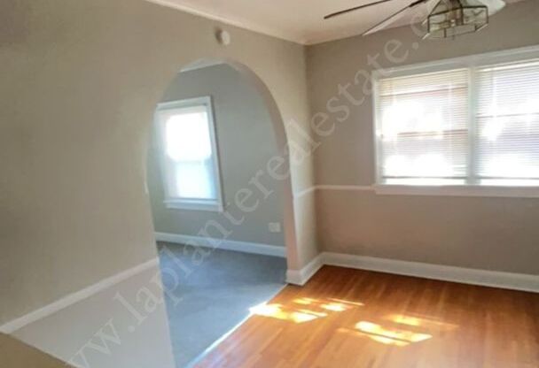 3 beds, 1 bath, $1,300