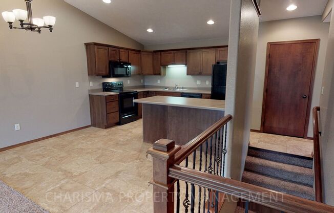 3 beds, 2.5 baths, 2,100 sqft, $1,875, Unit 6602 E 45th Street