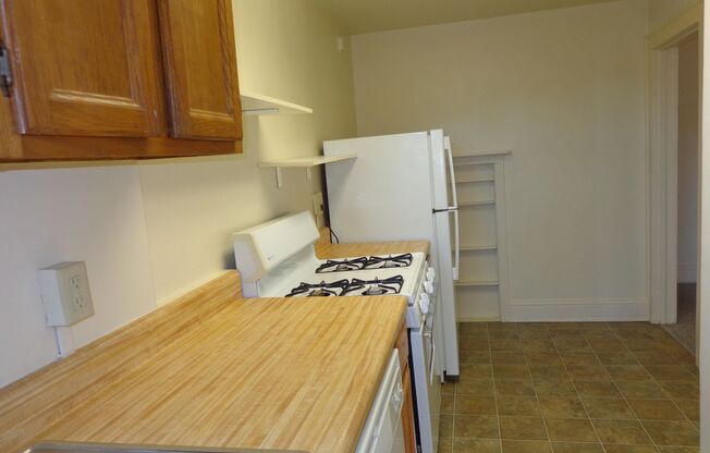 1 bed, 1 bath, 750 sqft, $1,195, Unit Apt #8