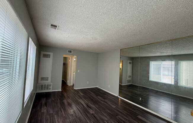 Cute Airy Studio Near Havana and Exposition **Move-In Special**