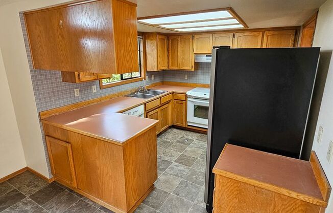 Single Level Home, Attached Garage and Fenced Yard ~ Summer Breeze 1097