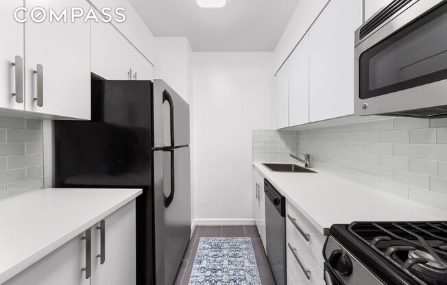 2 beds, 1 bath, $3,995, Unit 11F