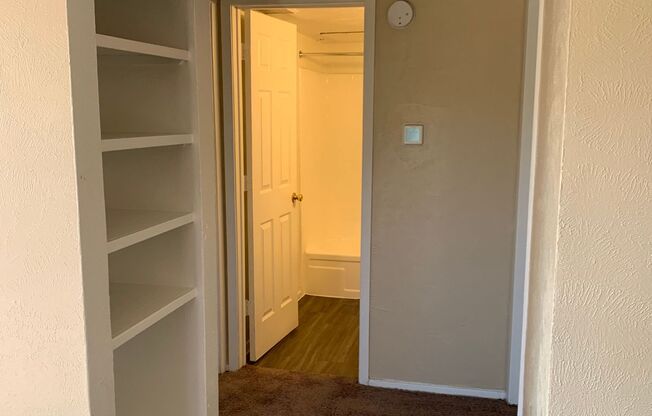 2 beds, 1.5 baths, $1,150, Unit 2053