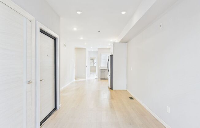 2142 W Master Street