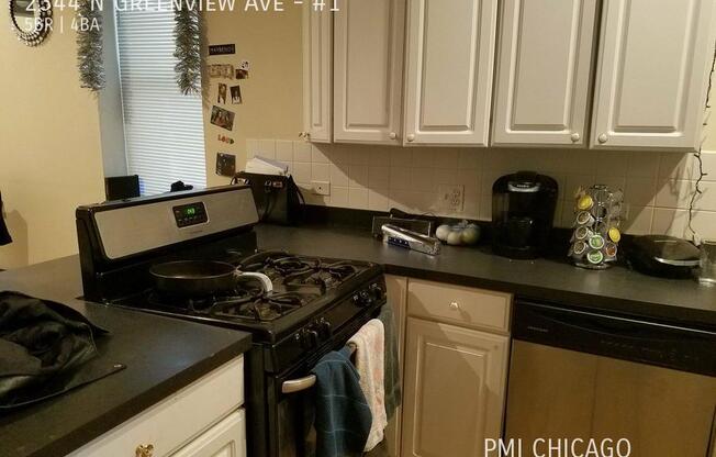 2344 N GREENVIEW AVE