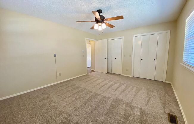 2 beds, 1 bath, $1,395