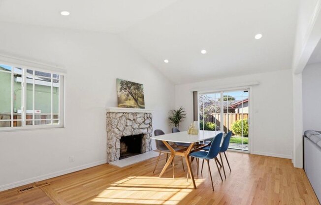 339 EL PORTAL WAY