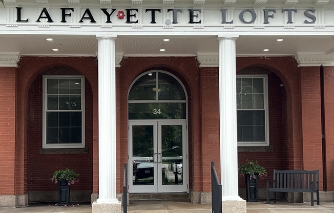 1 bed, 1 bath, 525 sqft, $1,550, Unit 33