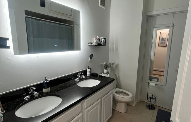 2 beds, 1 bath, 1,200 sqft, $2,200, Unit 310