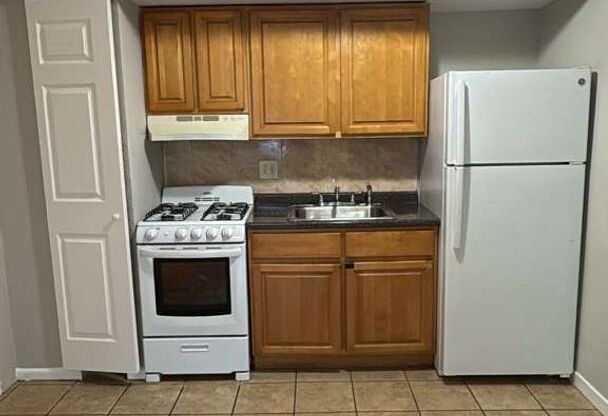Majestic Court Apartments