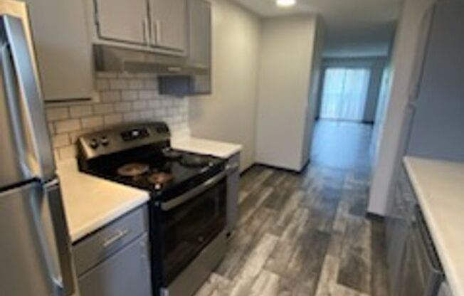 2 beds, 2 baths, 856 sqft, $920, Unit 2726-1210