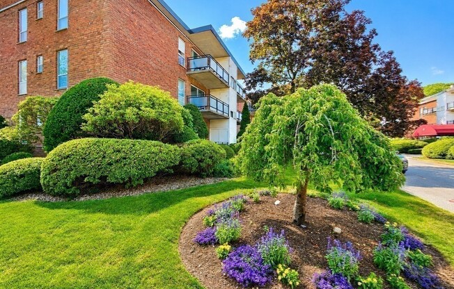 1 bed, 1 bath, 761 sqft, $2,600, Unit 16B