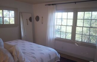 11720 LAURELCREST DR