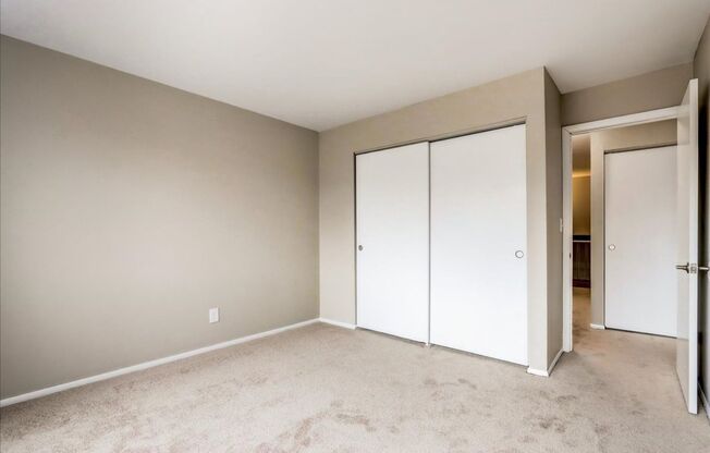 3 beds, 1.5 baths, 1,050 sqft, $1,730, Unit 4586-3