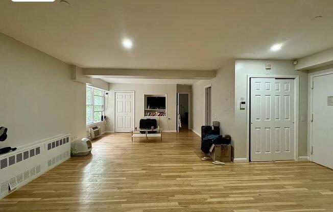 754 E 6 ST