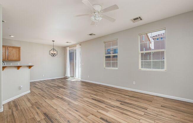 3 beds, 2.5 baths, $1,900, Unit UNIT 152