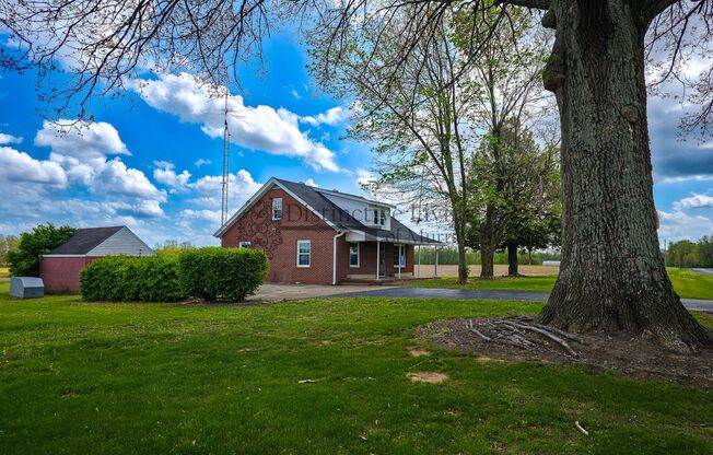 Attention Front Porch Sittin' Lovers- 2 bed 1 bath house in the country in Hazel