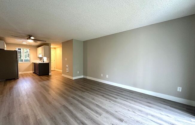 2 beds, 1 bath, 803 sqft, $1,595, Unit 89