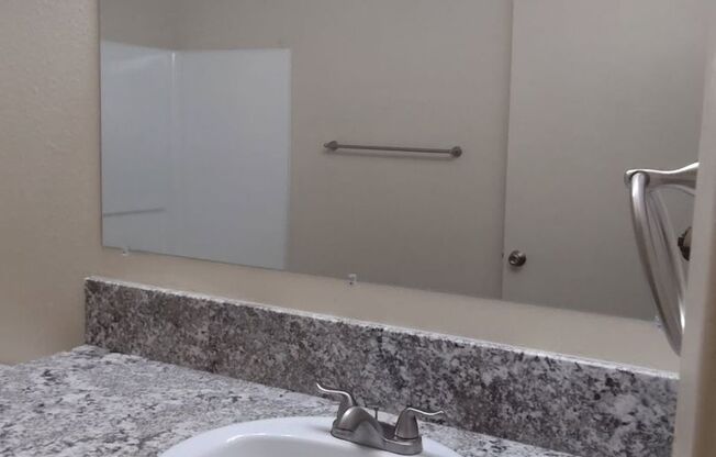 3 beds, 2 baths, $1,750, Unit 243