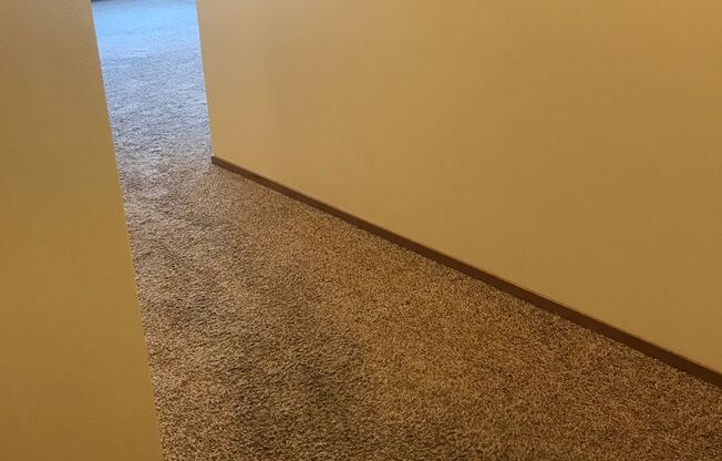 3 beds, 2 baths, 1,330 sqft, $1,865, Unit 3211