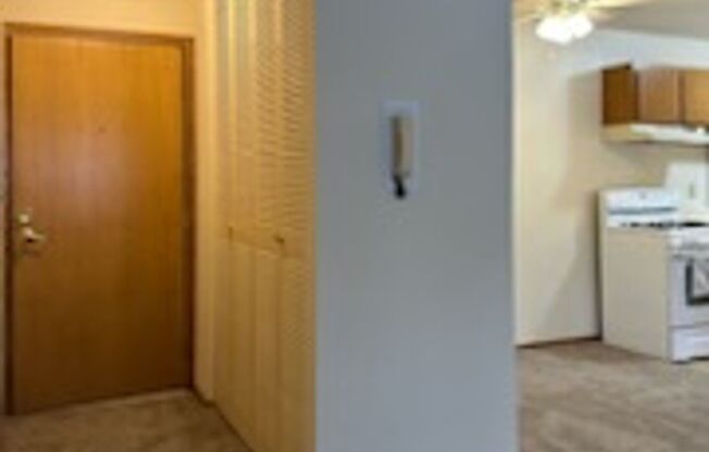 1 bed, 1 bath, 750 sqft, $1,049, Unit 224