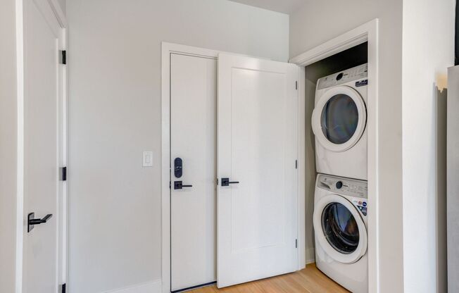 1 bed, 1 bath, 675 sqft, $1,725, Unit 113