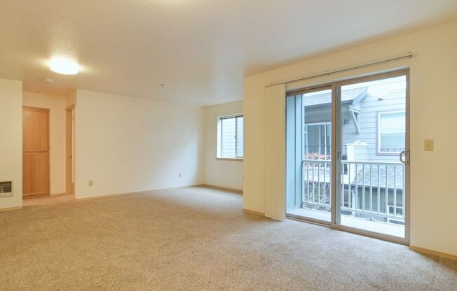 2 beds, 1 bath, $1,600, Unit 7