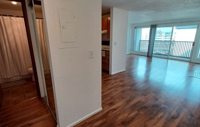 1 bed, 1 bath, 675 sqft, $1,450, Unit 410