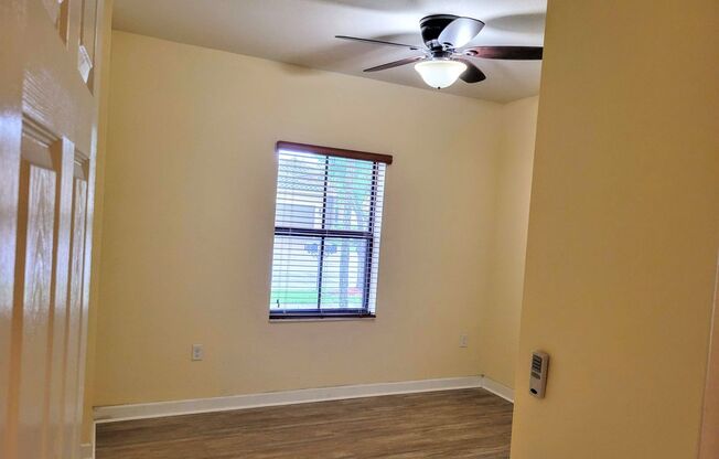 Newly renovated 4 bedroom house in Isles at the Oasis. No carpet. Low maintenance back yard.