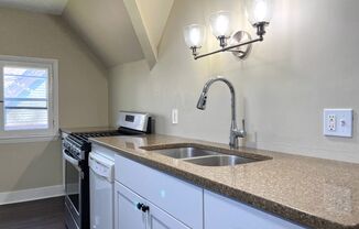 2 beds, 1 bath, $1,495, Unit 5