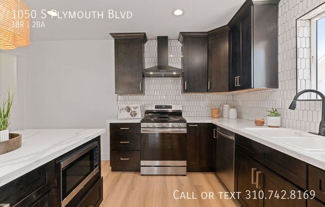 1050 S PLYMOUTH BLVD