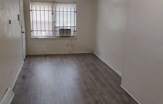 2 beds, 1 bath, 900 sqft, $1,200, Unit #1