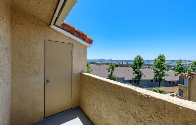 Quiet, Unit in Santee with View!