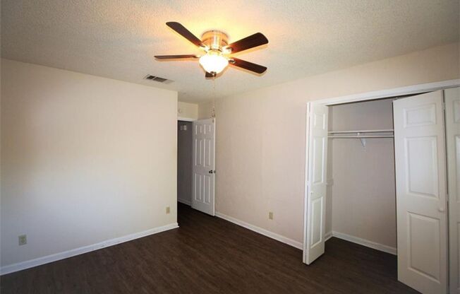 2 beds, 1 bath, 885 sqft, $1,395, Unit Unit B