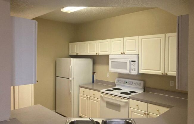 1 bd / 1 ba in Palms Club Community
