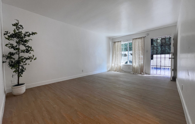 NOW LEASING! 1 Bed 1 Bath Units at 1601 N. Normandie Ave., Los Angeles, CA 90027