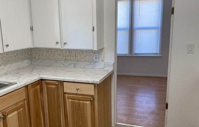 2 beds, 1 bath, $1,200