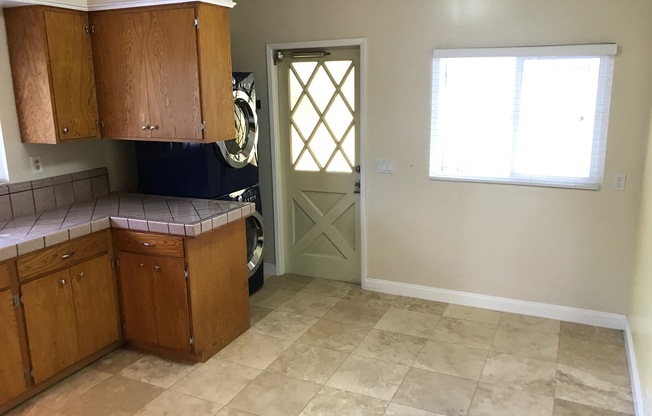 3 beds, 2 baths, 1,267 sqft, $3,850, Unit House