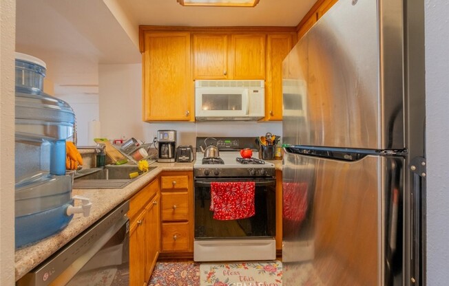 5325 Newcastle Avenue, 322